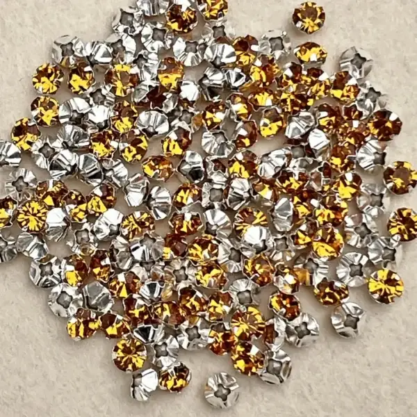 Swarovski Strassstein annähbar topas SS 29 – Bild 16 – Chiemgauer Heimatwerk Trachten-Onlineshop Swarovski Strassstein annähbar topas SS 29 - Bild 16 - Chiemgauer Heimatwerk Trachten-Onlineshop