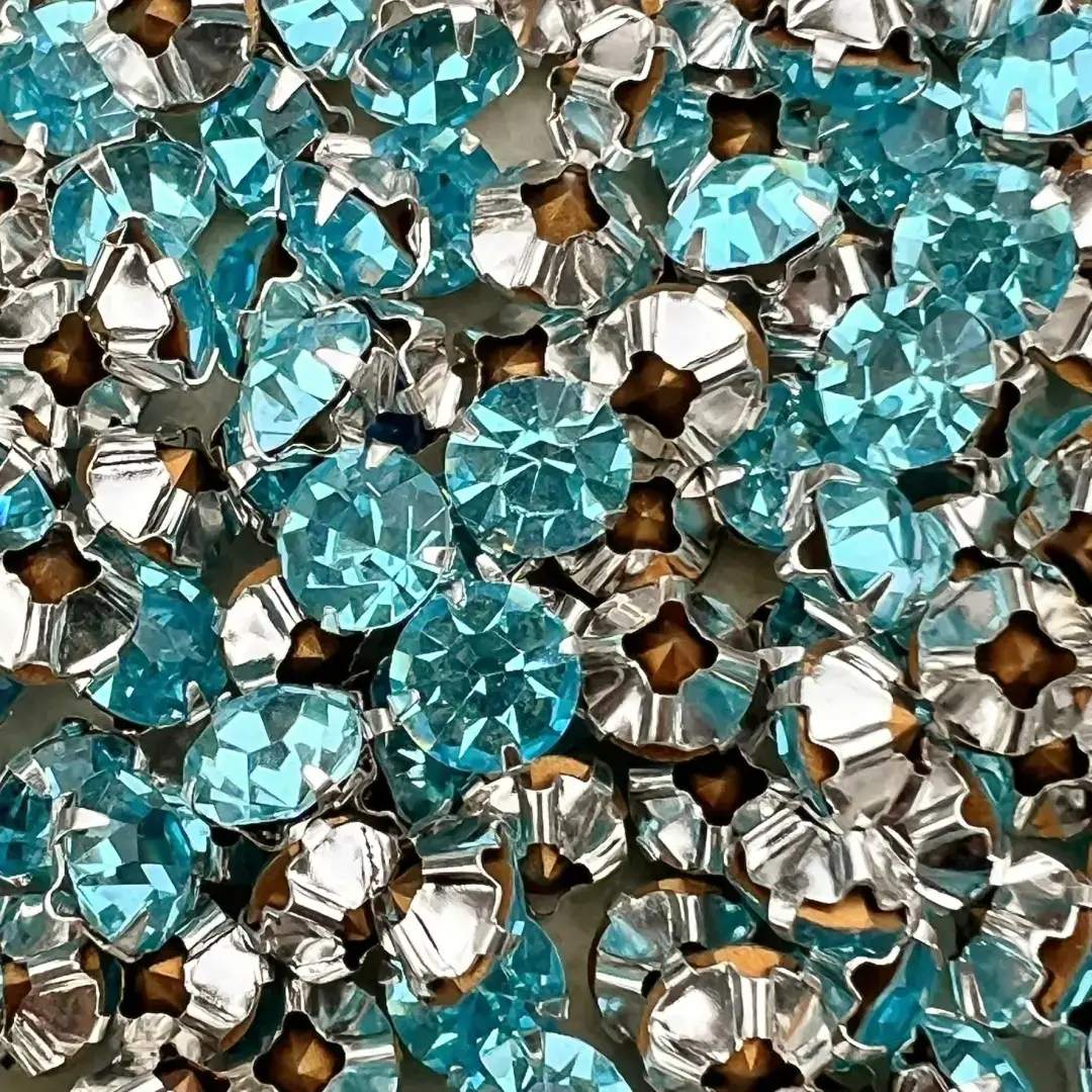 Swarovski Strassstein annähbar aqua SS 30 – Bild 22 – Chiemgauer Heimatwerk Trachten-Onlineshop Swarovski Strassstein annähbar aqua SS 30 - Bild 22 - Chiemgauer Heimatwerk Trachten-Onlineshop
