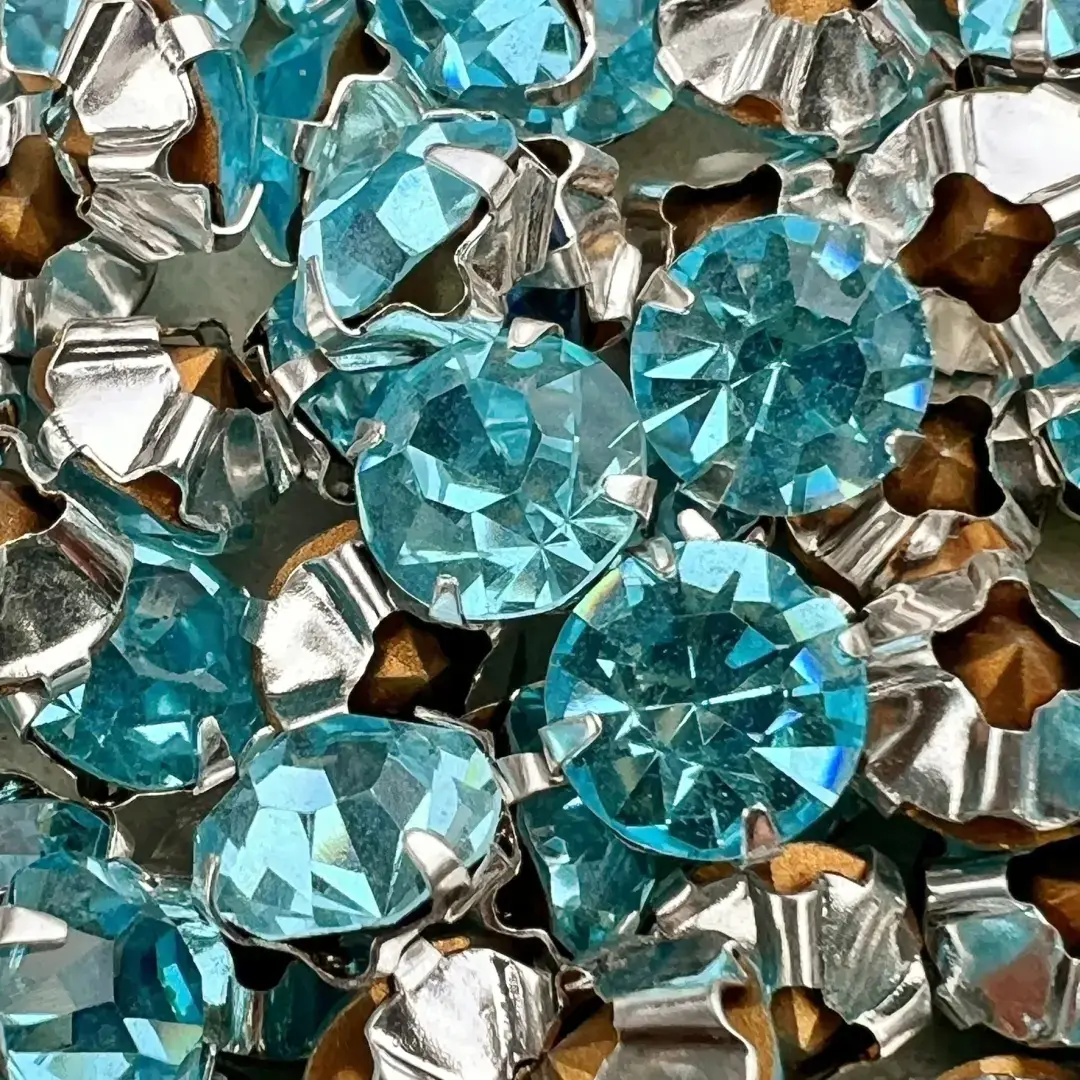 Swarovski Strassstein annähbar aqua SS 30 – Bild 23 – Chiemgauer Heimatwerk Trachten-Onlineshop Swarovski Strassstein annähbar aqua SS 30 - Bild 23 - Chiemgauer Heimatwerk Trachten-Onlineshop