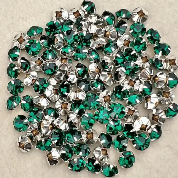 Swarovski Strassstein annähbar emerald SS 30 – Bild 20 – Chiemgauer Heimatwerk Trachten-Onlineshop Swarovski Strassstein annähbar emerald SS 30 - Bild 20 - Chiemgauer Heimatwerk Trachten-Onlineshop