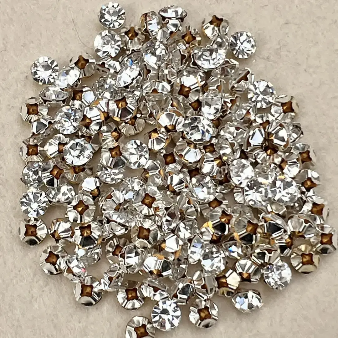 Swarovski Strassstein annähbar kristall SS 35 – Bild 21 – Chiemgauer Heimatwerk Trachten-Onlineshop Swarovski Strassstein annähbar kristall SS 35 - Bild 21 - Chiemgauer Heimatwerk Trachten-Onlineshop