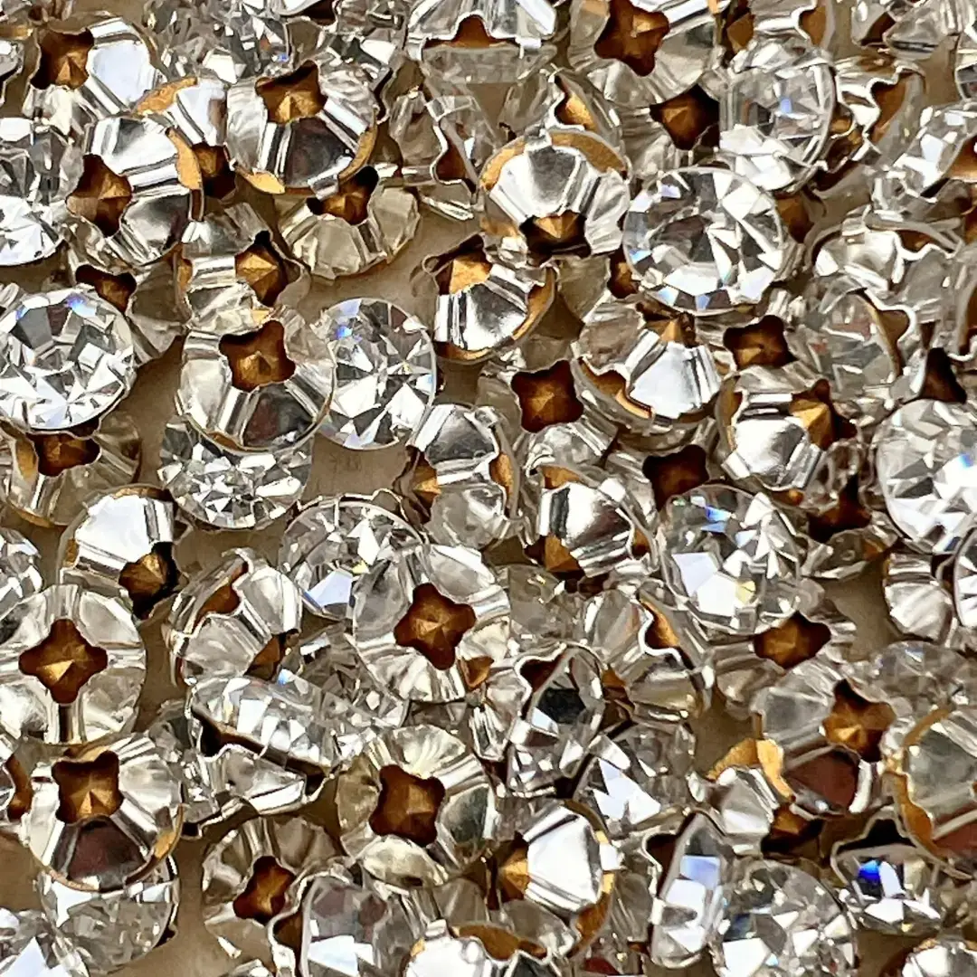 Swarovski Strassstein annähbar kristall SS 35 – Bild 22 – Chiemgauer Heimatwerk Trachten-Onlineshop Swarovski Strassstein annähbar kristall SS 35 - Bild 22 - Chiemgauer Heimatwerk Trachten-Onlineshop