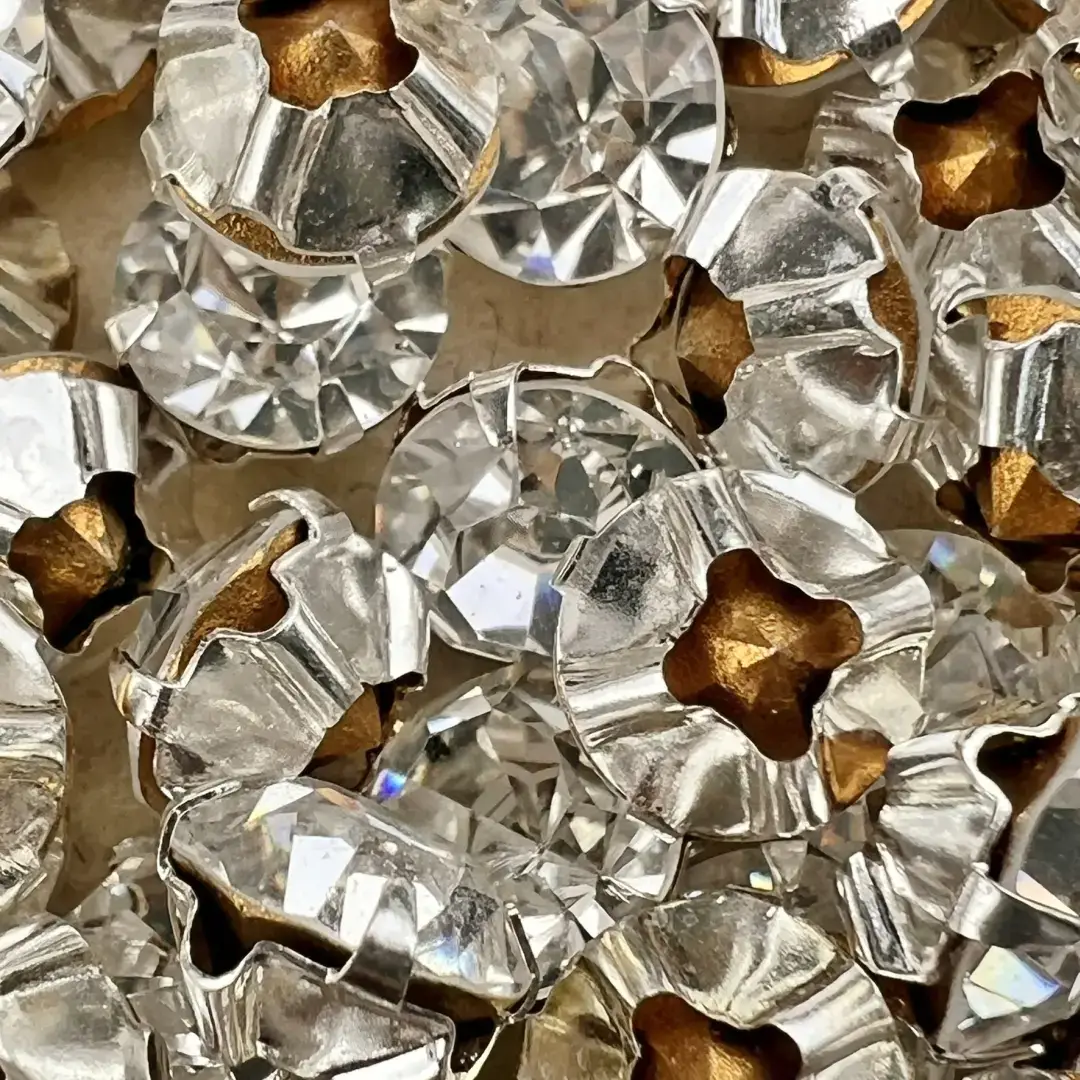 Swarovski Strassstein annähbar kristall SS 30 – Bild 23 – Chiemgauer Heimatwerk Trachten-Onlineshop Swarovski Strassstein annähbar kristall SS 30 - Bild 23 - Chiemgauer Heimatwerk Trachten-Onlineshop