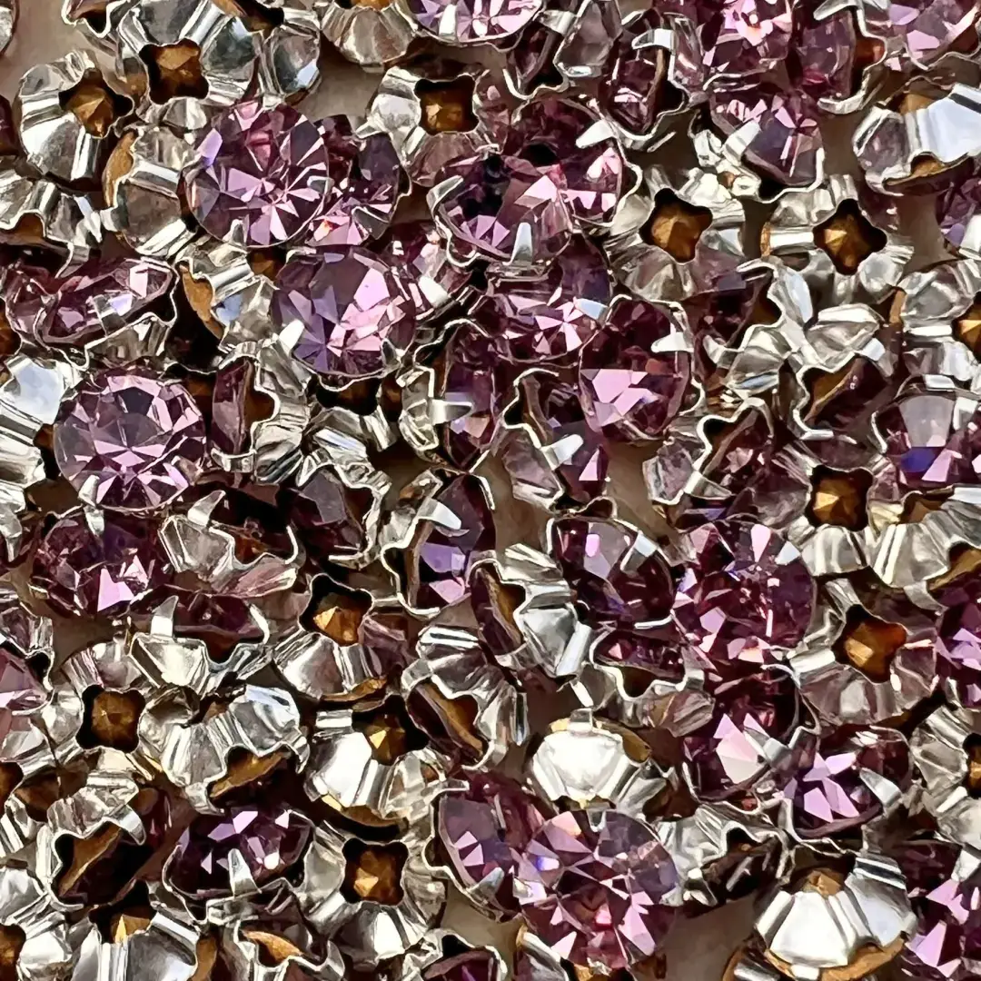 Swarovski Strassstein annähbar flieder SS 30 – Bild 18 – Chiemgauer Heimatwerk Trachten-Onlineshop Swarovski Strassstein annähbar flieder SS 30 - Bild 18 - Chiemgauer Heimatwerk Trachten-Onlineshop