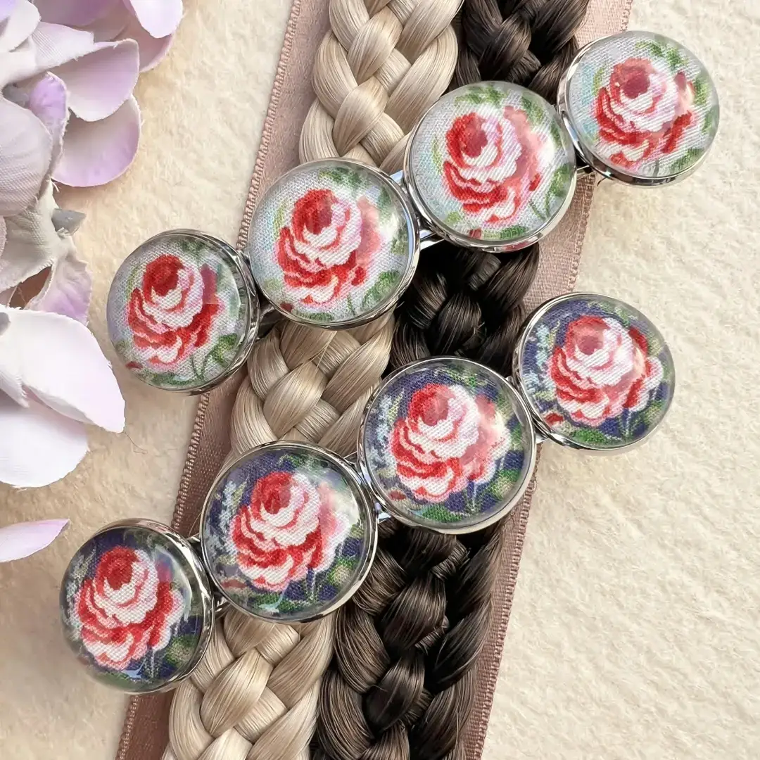 Trachten-Haarspange für Damen mit Rosen in dunkelblau – Bild 4 – Chiemgauer Heimatwerk Trachten-Onlineshop Trachten-Haarspange für Damen mit Rosen in dunkelblau - Bild 4 - Chiemgauer Heimatwerk Trachten-Onlineshop