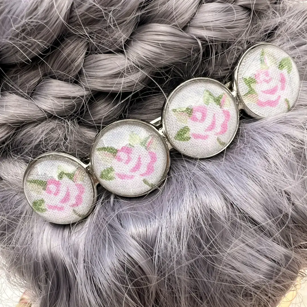 Trachten-Haarspange für Damen mit Rosen No. 4 – Bild 13 – Chiemgauer Heimatwerk Trachten-Onlineshop Trachten-Haarspange für Damen mit Rosen No. 4 - Bild 13 - Chiemgauer Heimatwerk Trachten-Onlineshop