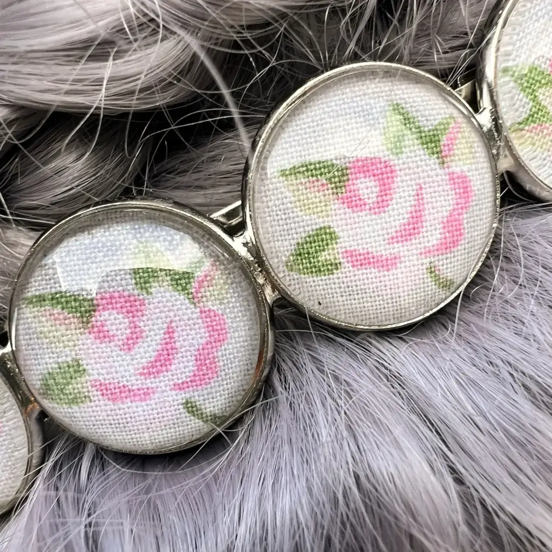 Trachten-Haarspange für Damen mit Rosen No. 4 – Bild 14 – Chiemgauer Heimatwerk Trachten-Onlineshop Trachten-Haarspange für Damen mit Rosen No. 4 - Bild 14 - Chiemgauer Heimatwerk Trachten-Onlineshop
