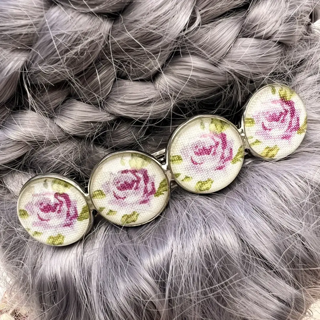 Trachten-Haarspange für Damen mit Rosen in lila – Bild 21 – Chiemgauer Heimatwerk Trachten-Onlineshop Trachten-Haarspange für Damen mit Rosen in lila - Bild 21 - Chiemgauer Heimatwerk Trachten-Onlineshop