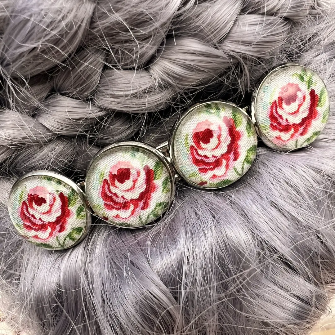 Trachten-Haarspange für Damen mit Rosen in dunkelblau – Bild 2 – Chiemgauer Heimatwerk Trachten-Onlineshop Trachten-Haarspange für Damen mit Rosen in dunkelblau - Bild 2 - Chiemgauer Heimatwerk Trachten-Onlineshop