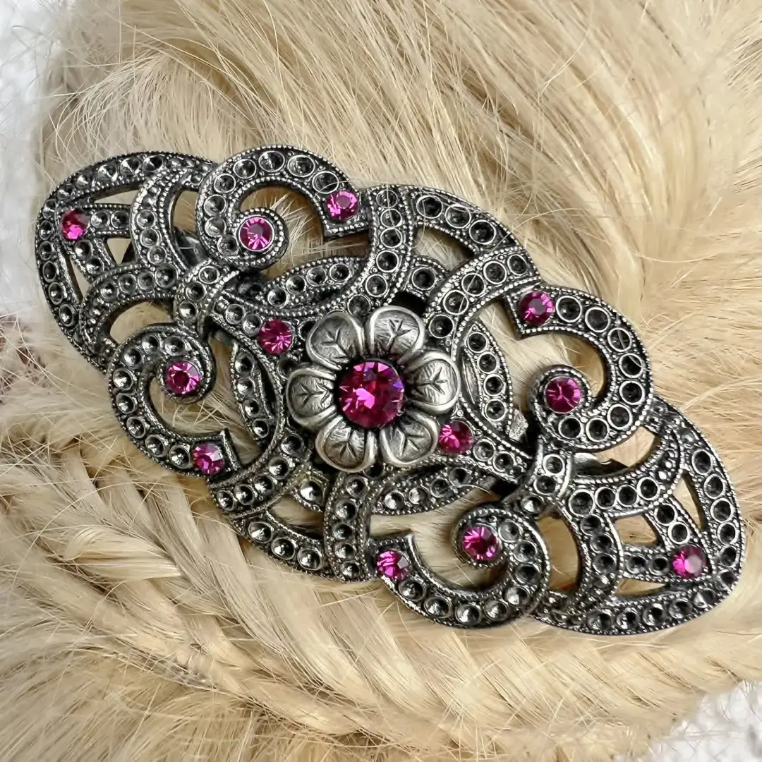 Trachten-Haarspange mit Swarovski Steinen No. 18 – Bild 18 – Chiemgauer Heimatwerk Trachten-Onlineshop Trachten-Haarspange mit Swarovski Steinen No. 18 - Bild 18 - Chiemgauer Heimatwerk Trachten-Onlineshop
