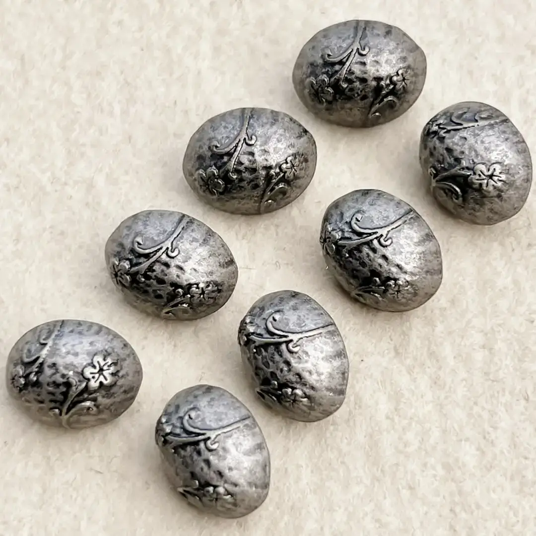 Dirndlknopf Trachtenknopf antik-silber matt No. 8 – Bild 26 – Chiemgauer Heimatwerk Trachten-Onlineshop Dirndlknopf Trachtenknopf antik-silber matt No. 8 - Bild 26 - Chiemgauer Heimatwerk Trachten-Onlineshop