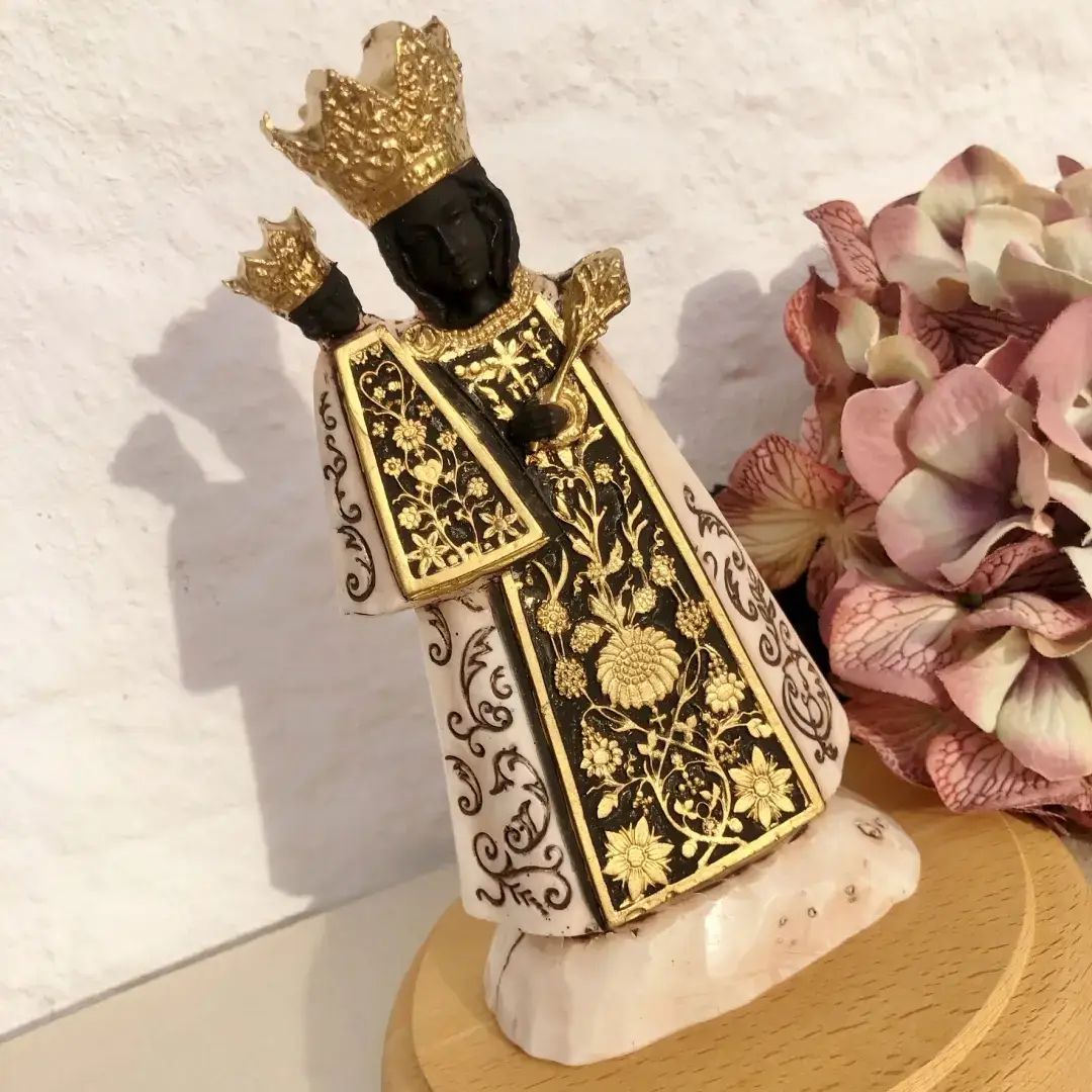 Wachsfigur Altöttinger Madonna Gnadenmutter – Bild 10 – Chiemgauer Heimatwerk Trachten-Onlineshop Wachsfigur Altöttinger Madonna Gnadenmutter - Bild 10 - Chiemgauer Heimatwerk Trachten-Onlineshop
