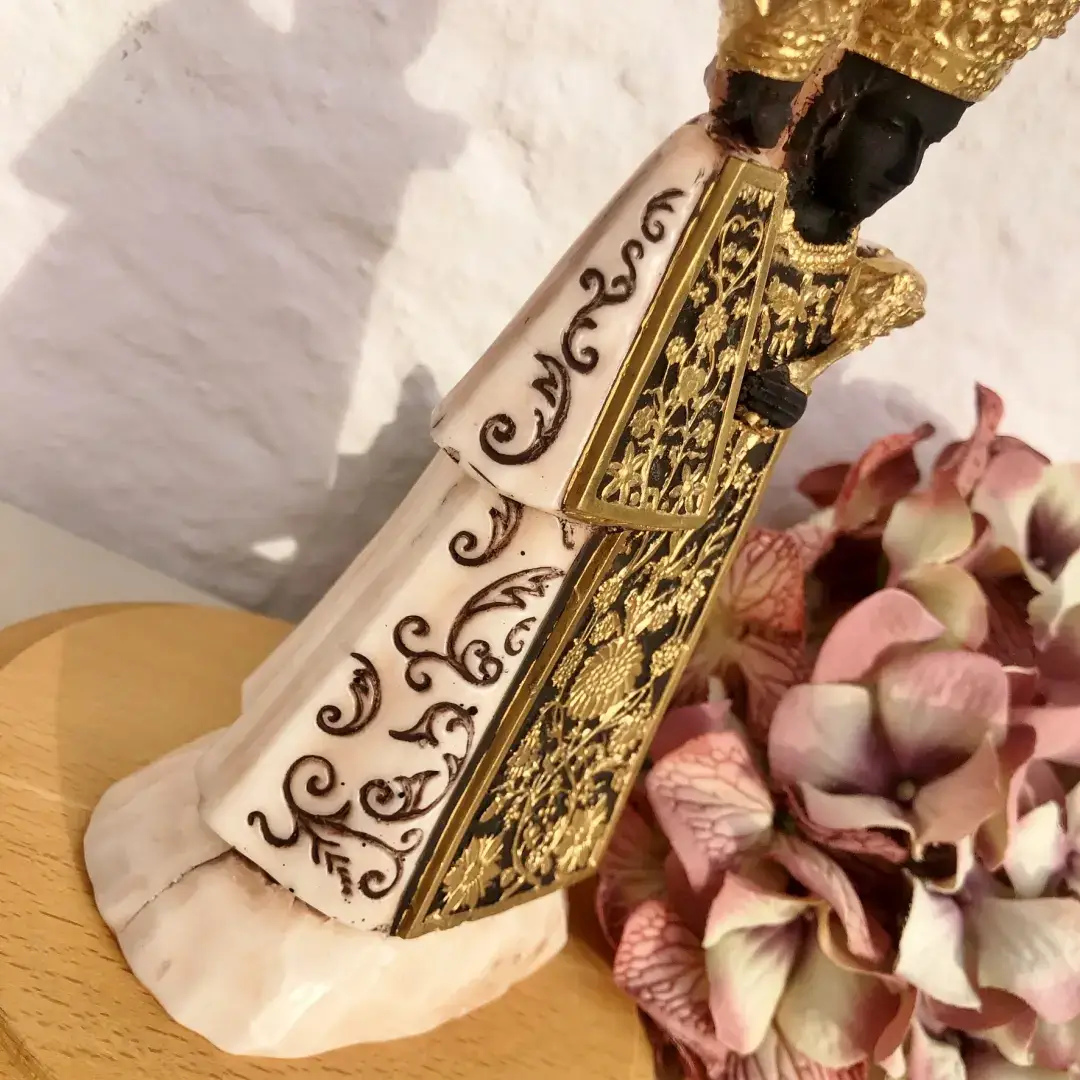 Wachsfigur Altöttinger Madonna Gnadenmutter – Bild 14 – Chiemgauer Heimatwerk Trachten-Onlineshop Wachsfigur Altöttinger Madonna Gnadenmutter - Bild 14 - Chiemgauer Heimatwerk Trachten-Onlineshop