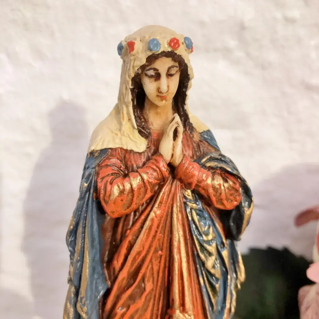 Wachsfigur Madonna mit Rosen – Bild 9 – Chiemgauer Heimatwerk Trachten-Onlineshop Wachsfigur Madonna mit Rosen - Bild 9 - Chiemgauer Heimatwerk Trachten-Onlineshop