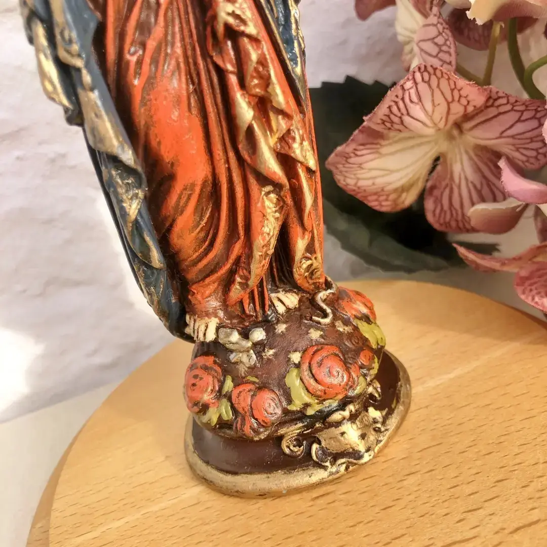Wachsfigur Madonna mit Rosen – Bild 10 – Chiemgauer Heimatwerk Trachten-Onlineshop Wachsfigur Madonna mit Rosen - Bild 10 - Chiemgauer Heimatwerk Trachten-Onlineshop
