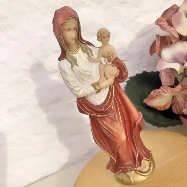 Wachsfigur Madonna Mutter Gottes mit Kind No. 1 – Bild 1 – Chiemgauer Heimatwerk Trachten-Onlineshop Wachsfigur Madonna Mutter Gottes mit Kind No. 1 - Bild 1 - Chiemgauer Heimatwerk Trachten-Onlineshop