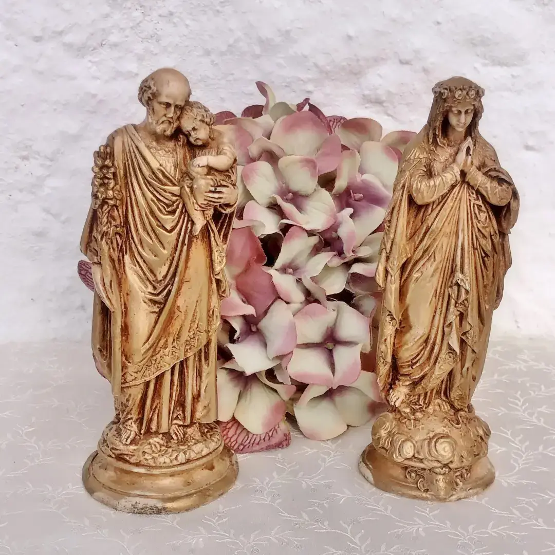 Wachsfigur Josef mit Kind altgold – Bild 9 – Chiemgauer Heimatwerk Trachten-Onlineshop Wachsfigur Josef mit Kind altgold - Bild 9 - Chiemgauer Heimatwerk Trachten-Onlineshop