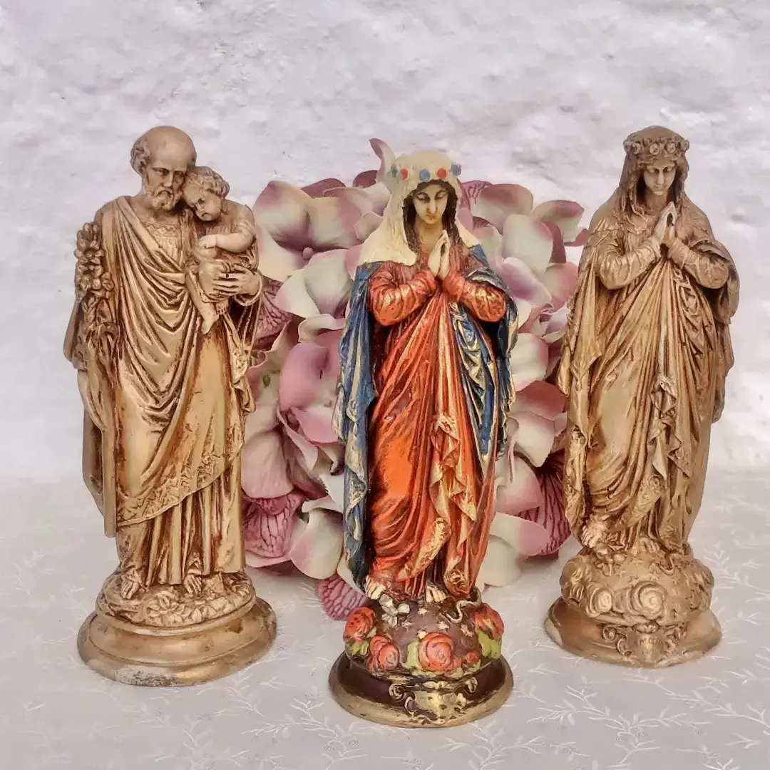Wachsfigur Madonna mit Rosen – Bild 8 – Chiemgauer Heimatwerk Trachten-Onlineshop Wachsfigur Madonna mit Rosen - Bild 8 - Chiemgauer Heimatwerk Trachten-Onlineshop