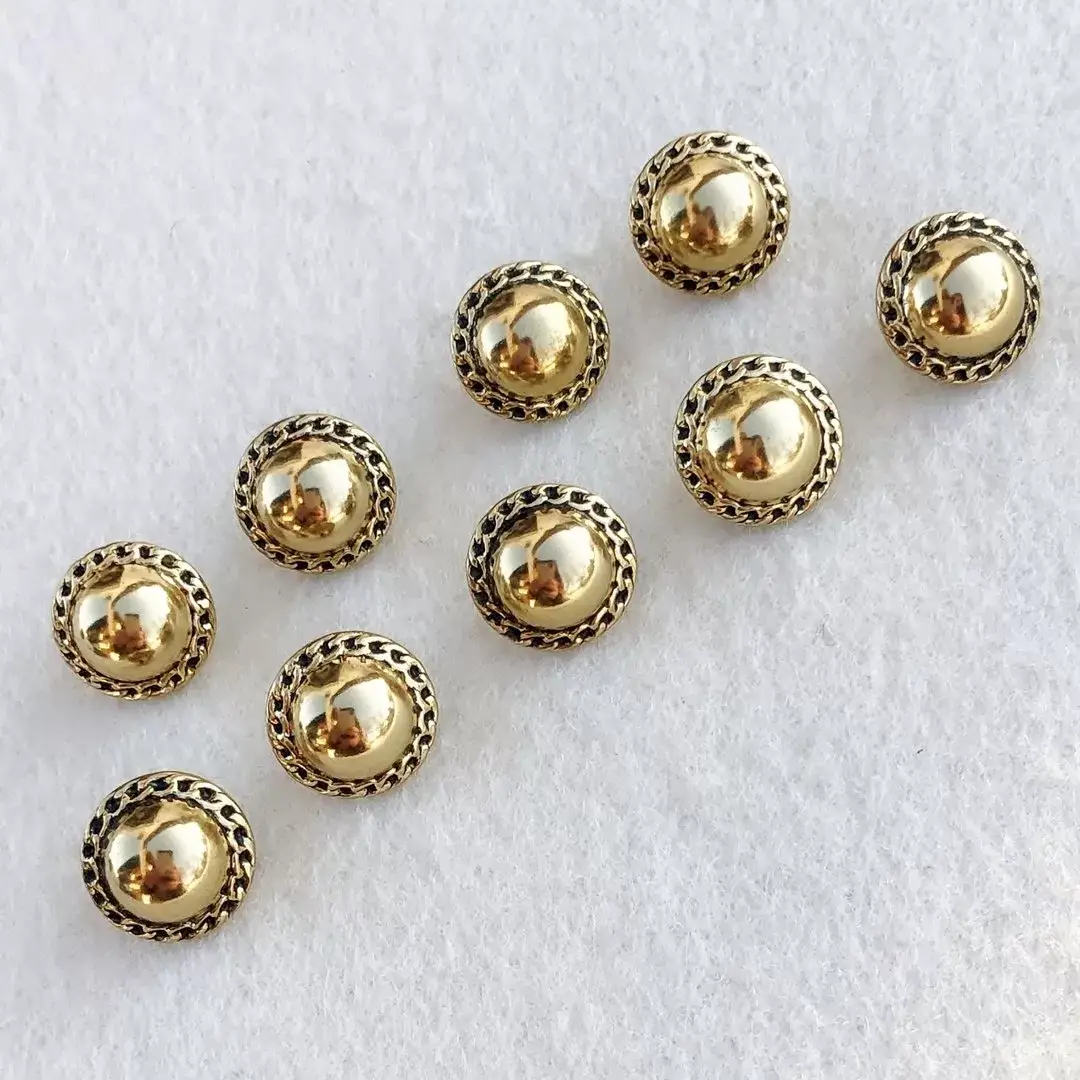 Dirndlknopf Trachtenknopf altgold – Bild 1 – Chiemgauer Heimatwerk Trachten-Onlineshop Dirndlknopf Trachtenknopf altgold - Bild 1 - Chiemgauer Heimatwerk Trachten-Onlineshop