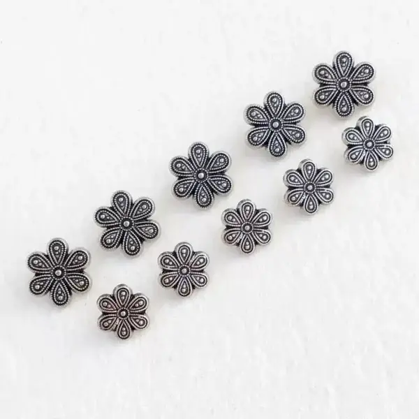 Dirndlknopf Trachtenknopf antik-silber No. 59 – Bild 1 – Chiemgauer Heimatwerk Trachten-Onlineshop Dirndlknopf Trachtenknopf antik-silber No. 59 - Bild 1 - Chiemgauer Heimatwerk Trachten-Onlineshop