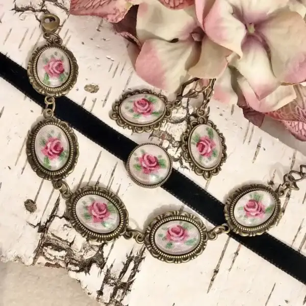 Dirndlschmuck Trachtenschmuck-Set für Damen No. 103 – Bild 1 – Chiemgauer Heimatwerk Trachten-Onlineshop Dirndlschmuck Trachtenschmuck-Set für Damen No. 103 - Bild 1 - Chiemgauer Heimatwerk Trachten-Onlineshop