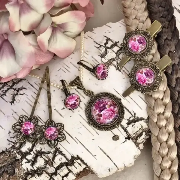 Dirndlschmuck Trachtenschmuck-Set für Damen No. 104 – Bild 1 – Chiemgauer Heimatwerk Trachten-Onlineshop Dirndlschmuck Trachtenschmuck-Set für Damen No. 104 - Bild 1 - Chiemgauer Heimatwerk Trachten-Onlineshop