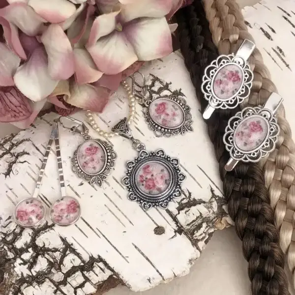 Dirndlschmuck Trachtenschmuck-Set für Damen No. 117 – Bild 1 – Chiemgauer Heimatwerk Trachten-Onlineshop Dirndlschmuck Trachtenschmuck-Set für Damen No. 117 - Bild 1 - Chiemgauer Heimatwerk Trachten-Onlineshop