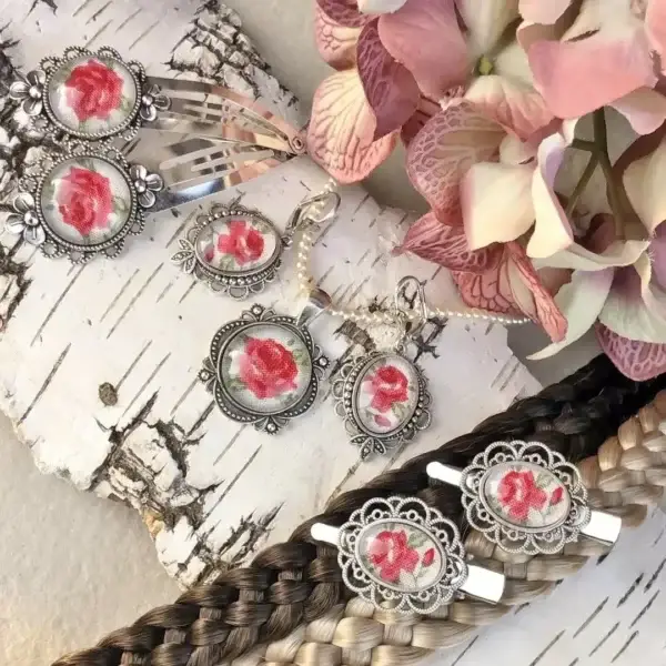 Dirndlschmuck Trachtenschmuck-Set für Damen No. 130 – Bild 1 – Chiemgauer Heimatwerk Trachten-Onlineshop Dirndlschmuck Trachtenschmuck-Set für Damen No. 130 - Bild 1 - Chiemgauer Heimatwerk Trachten-Onlineshop