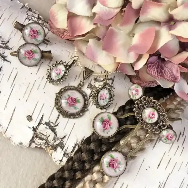 Dirndlschmuck Trachtenschmuck-Set für Damen No. 145 – Bild 1 – Chiemgauer Heimatwerk Trachten-Onlineshop Dirndlschmuck Trachtenschmuck-Set für Damen No. 145 - Bild 1 - Chiemgauer Heimatwerk Trachten-Onlineshop