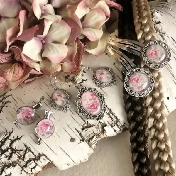 Dirndlschmuck Trachtenschmuck-Set für Damen No. 156 – Bild 1 – Chiemgauer Heimatwerk Trachten-Onlineshop Dirndlschmuck Trachtenschmuck-Set für Damen No. 156 - Bild 1 - Chiemgauer Heimatwerk Trachten-Onlineshop