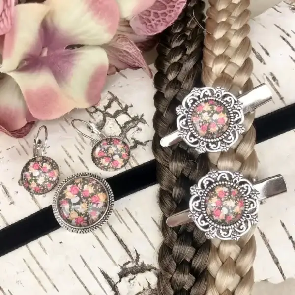 Dirndlschmuck Trachtenschmuck-Set für Damen No. 184 – Bild 1 – Chiemgauer Heimatwerk Trachten-Onlineshop Dirndlschmuck Trachtenschmuck-Set für Damen No. 184 - Bild 1 - Chiemgauer Heimatwerk Trachten-Onlineshop