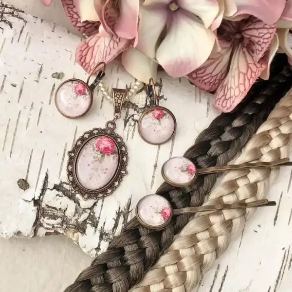 Dirndlschmuck Trachtenschmuck-Set für Damen No. 192 – Bild 1 – Chiemgauer Heimatwerk Trachten-Onlineshop Dirndlschmuck Trachtenschmuck-Set für Damen No. 192 - Bild 1 - Chiemgauer Heimatwerk Trachten-Onlineshop