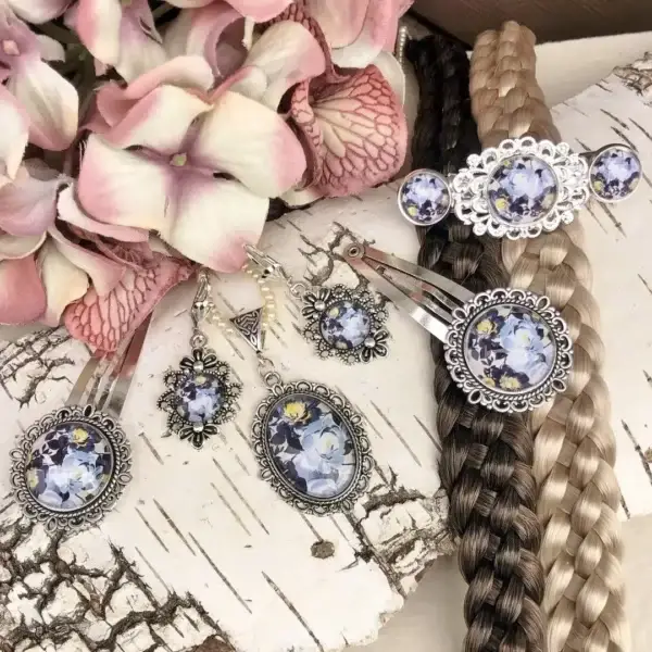 Dirndlschmuck Trachtenschmuck-Set für Damen No. 200 – Bild 1 – Chiemgauer Heimatwerk Trachten-Onlineshop Dirndlschmuck Trachtenschmuck-Set für Damen No. 200 - Bild 1 - Chiemgauer Heimatwerk Trachten-Onlineshop