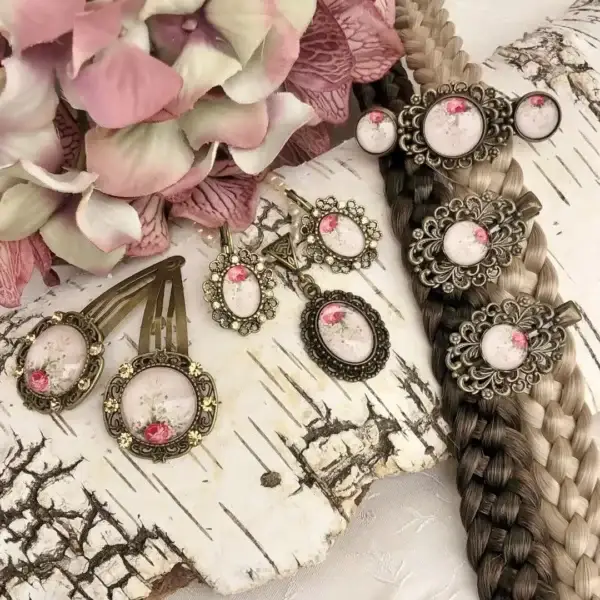 Dirndlschmuck Trachtenschmuck-Set für Damen No. 216 – Bild 1 – Chiemgauer Heimatwerk Trachten-Onlineshop Dirndlschmuck Trachtenschmuck-Set für Damen No. 216 - Bild 1 - Chiemgauer Heimatwerk Trachten-Onlineshop