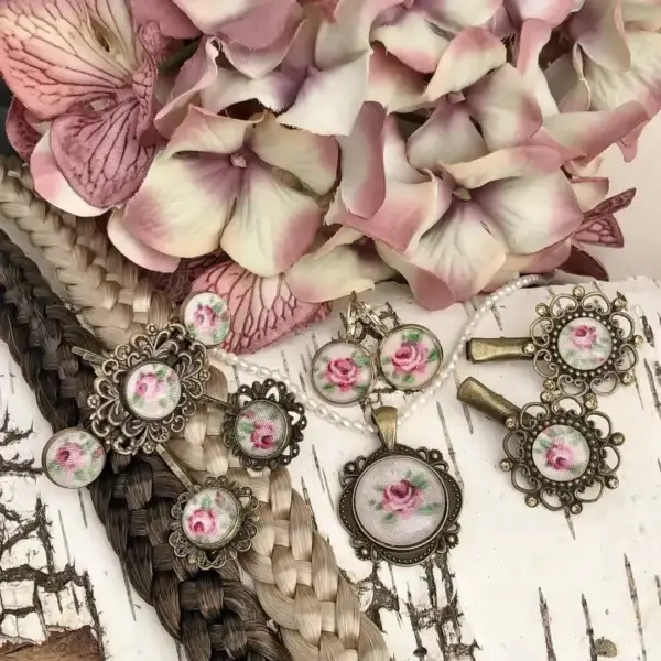 Dirndlschmuck Trachtenschmuck-Set für Damen No. 46 – Bild 1 – Chiemgauer Heimatwerk Trachten-Onlineshop Dirndlschmuck Trachtenschmuck-Set für Damen No. 46 - Bild 1 - Chiemgauer Heimatwerk Trachten-Onlineshop