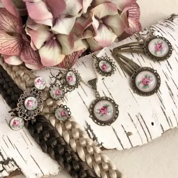 Dirndlschmuck Trachtenschmuck-Set für Damen No. 48 – Bild 1 – Chiemgauer Heimatwerk Trachten-Onlineshop Dirndlschmuck Trachtenschmuck-Set für Damen No. 48 - Bild 1 - Chiemgauer Heimatwerk Trachten-Onlineshop