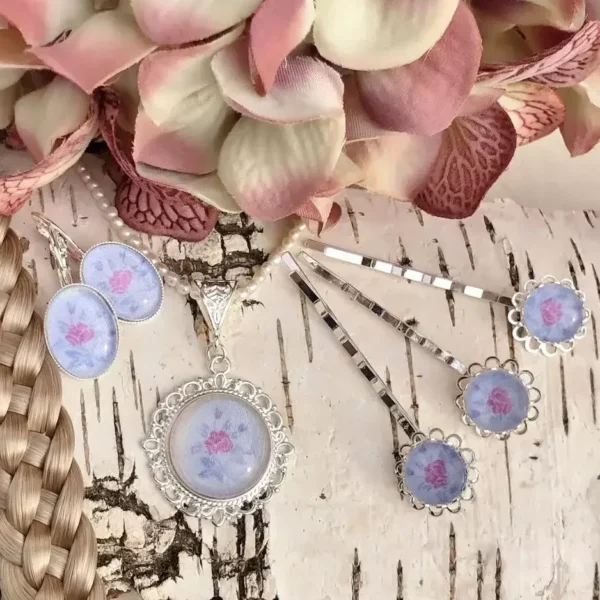 Dirndlschmuck Trachtenschmuck-Set für Damen No. 56 – Bild 1 – Chiemgauer Heimatwerk Trachten-Onlineshop Dirndlschmuck Trachtenschmuck-Set für Damen No. 56 - Bild 1 - Chiemgauer Heimatwerk Trachten-Onlineshop