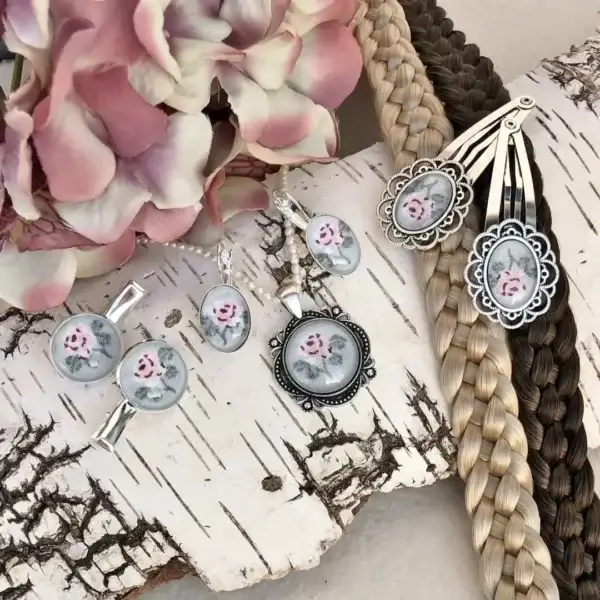 Dirndlschmuck Trachtenschmuck-Set für Damen No. 78 – Bild 1 – Chiemgauer Heimatwerk Trachten-Onlineshop Dirndlschmuck Trachtenschmuck-Set für Damen No. 78 - Bild 1 - Chiemgauer Heimatwerk Trachten-Onlineshop