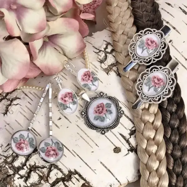 Dirndlschmuck Trachtenschmuck-Set für Damen No. 87 – Bild 1 – Chiemgauer Heimatwerk Trachten-Onlineshop Dirndlschmuck Trachtenschmuck-Set für Damen No. 87 - Bild 1 - Chiemgauer Heimatwerk Trachten-Onlineshop