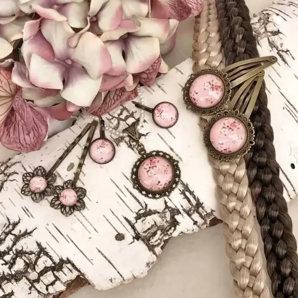Dirndlschmuck Trachtenschmuck-Set für Damen No. 94 – Bild 1 – Chiemgauer Heimatwerk Trachten-Onlineshop Dirndlschmuck Trachtenschmuck-Set für Damen No. 94 - Bild 1 - Chiemgauer Heimatwerk Trachten-Onlineshop
