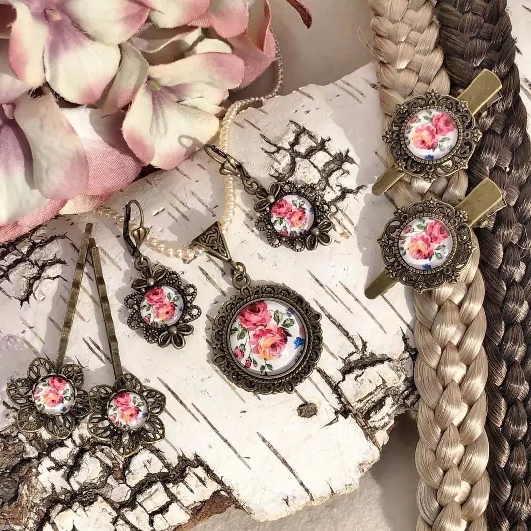 Dirndlschmuck Trachtenschmuck-Set für Damen No. 99 – Bild 1 – Chiemgauer Heimatwerk Trachten-Onlineshop Dirndlschmuck Trachtenschmuck-Set für Damen No. 99 - Bild 1 - Chiemgauer Heimatwerk Trachten-Onlineshop