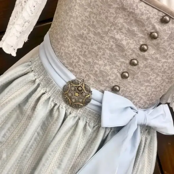 Dirndlspange für Schürze Schürzenklammer bicolor-beige – Bild 1 – Chiemgauer Heimatwerk Trachten-Onlineshop Dirndlspange für Schürze Schürzenklammer bicolor-beige - Bild 1 - Chiemgauer Heimatwerk Trachten-Onlineshop