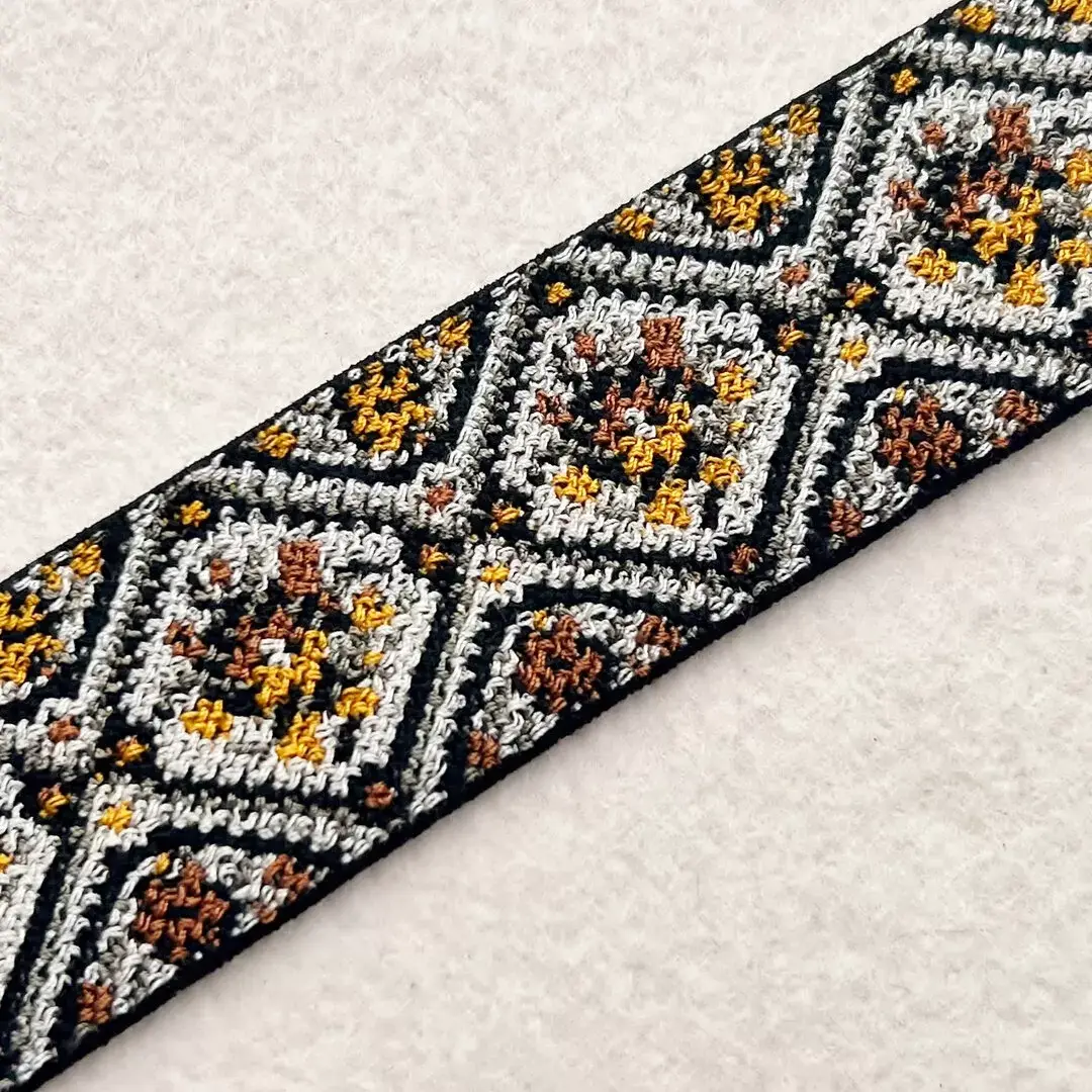 Elastisches Trachtenband mit Rosen messing – Bild 1 – Chiemgauer Heimatwerk Trachten-Onlineshop Elastisches Trachtenband mit Rosen messing - Bild 1 - Chiemgauer Heimatwerk Trachten-Onlineshop