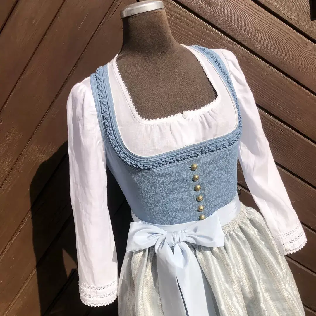 Festliche Waldorff Dirndlbluse aus Leinen No. 2 – Bild 1 – Chiemgauer Heimatwerk Trachten-Onlineshop Festliche Waldorff Dirndlbluse aus Leinen No. 2 - Bild 1 - Chiemgauer Heimatwerk Trachten-Onlineshop