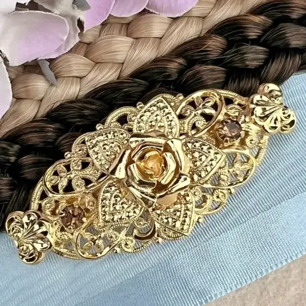 Filigrane Trachten-Haarspange gold No. 4 – Bild 1 – Chiemgauer Heimatwerk Trachten-Onlineshop Filigrane Trachten-Haarspange gold No. 4 - Bild 1 - Chiemgauer Heimatwerk Trachten-Onlineshop