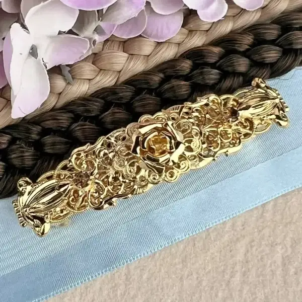Filigrane Trachten-Haarspange gold No. 6 – Bild 1 – Chiemgauer Heimatwerk Trachten-Onlineshop Filigrane Trachten-Haarspange gold No. 6 - Bild 1 - Chiemgauer Heimatwerk Trachten-Onlineshop
