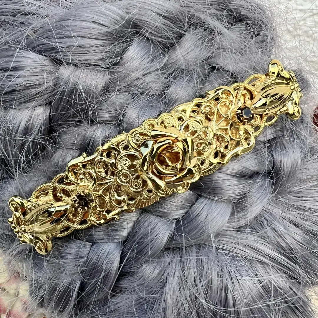 Filigrane Trachten-Haarspange gold No. 6 – Bild 16 – Chiemgauer Heimatwerk Trachten-Onlineshop Filigrane Trachten-Haarspange gold No. 6 - Bild 16 - Chiemgauer Heimatwerk Trachten-Onlineshop