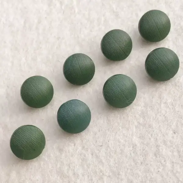 Gablonzer Knopf aus echtem Glas grün – Bild 1 – Chiemgauer Heimatwerk Trachten-Onlineshop Gablonzer Knopf aus echtem Glas grün - Bild 1 - Chiemgauer Heimatwerk Trachten-Onlineshop