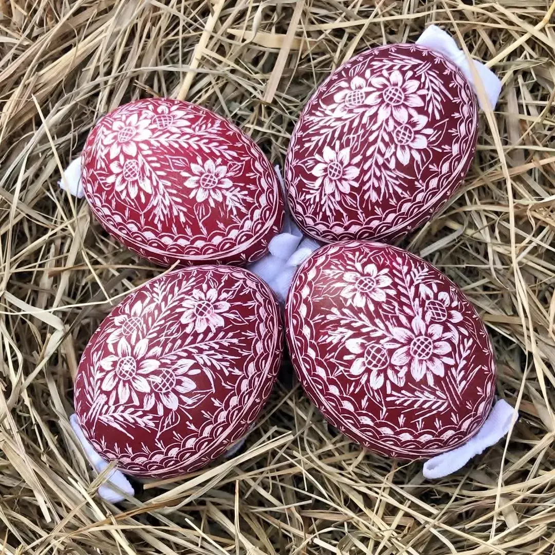 Gekratzte Ostereier mit Kratztechnik rot No. 11 – Bild 1 – Chiemgauer Heimatwerk Trachten-Onlineshop Gekratzte Ostereier mit Kratztechnik rot No. 11 - Bild 1 - Chiemgauer Heimatwerk Trachten-Onlineshop