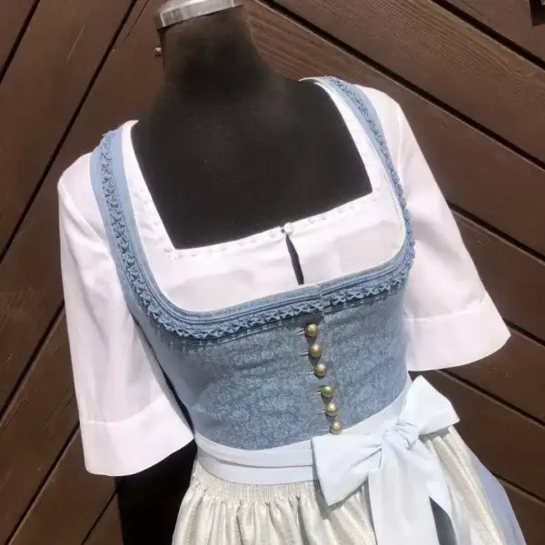 Gössl Dirndlbluse kurzarm Pfoadl mit Stickerei weiß – Bild 1 – Chiemgauer Heimatwerk Trachten-Onlineshop Gössl Dirndlbluse kurzarm Pfoadl mit Stickerei weiß - Bild 1 - Chiemgauer Heimatwerk Trachten-Onlineshop